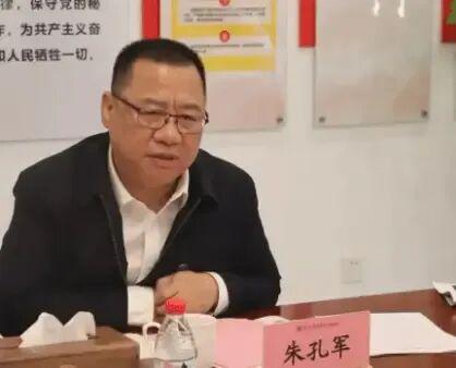 武大终于换帅！而杨景媛没去香港，直播称状态很好，还要起诉网友