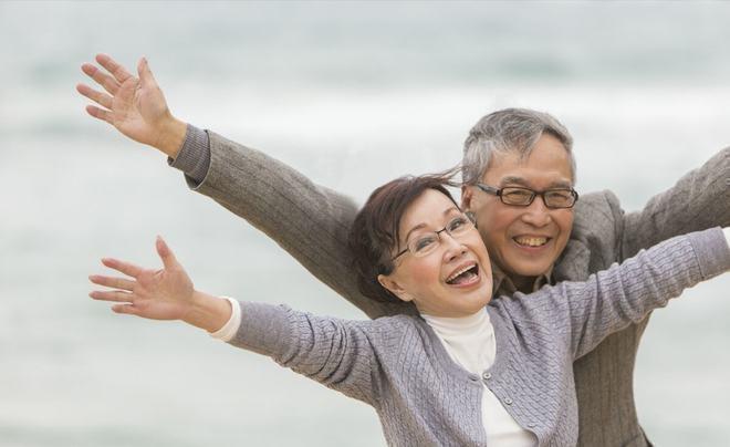68岁大爷再婚15天分手，大妈指责其不要脸，大爷：她更过分