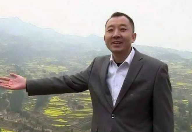 陈行甲揭秘：前任女书记天安门附近购两套房背后的官场真相