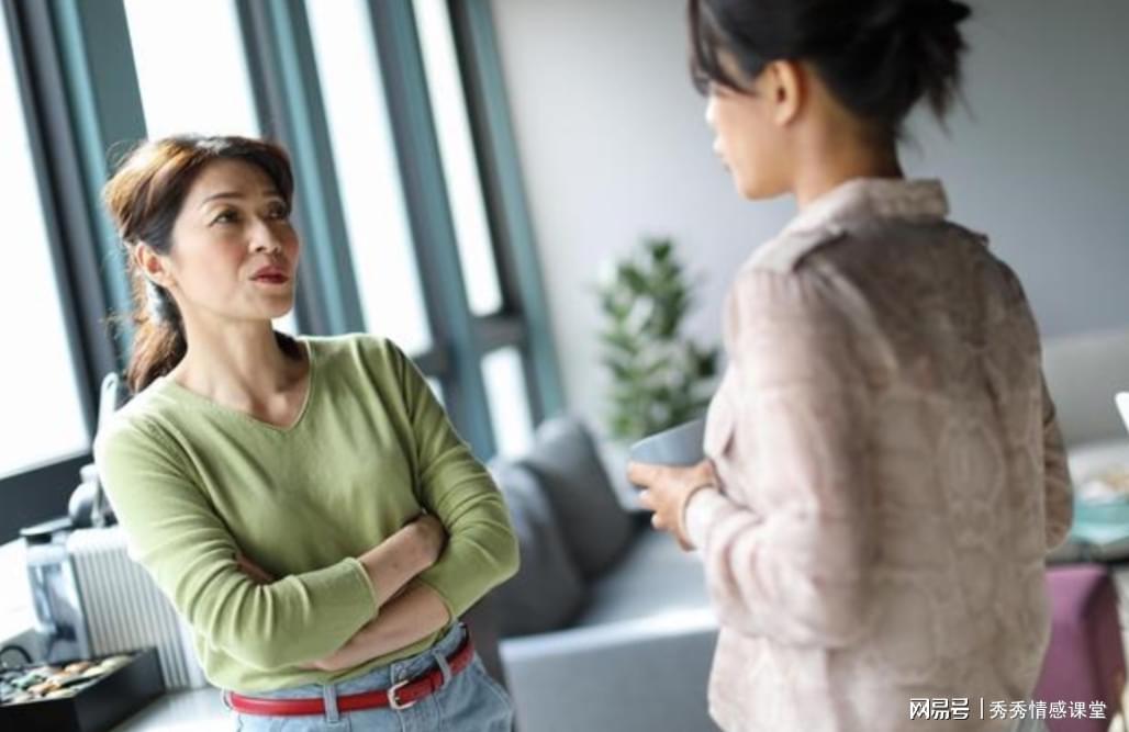 奋斗十年买两套房，婆婆要求让给小叔子做婚房，我该如何抉择？