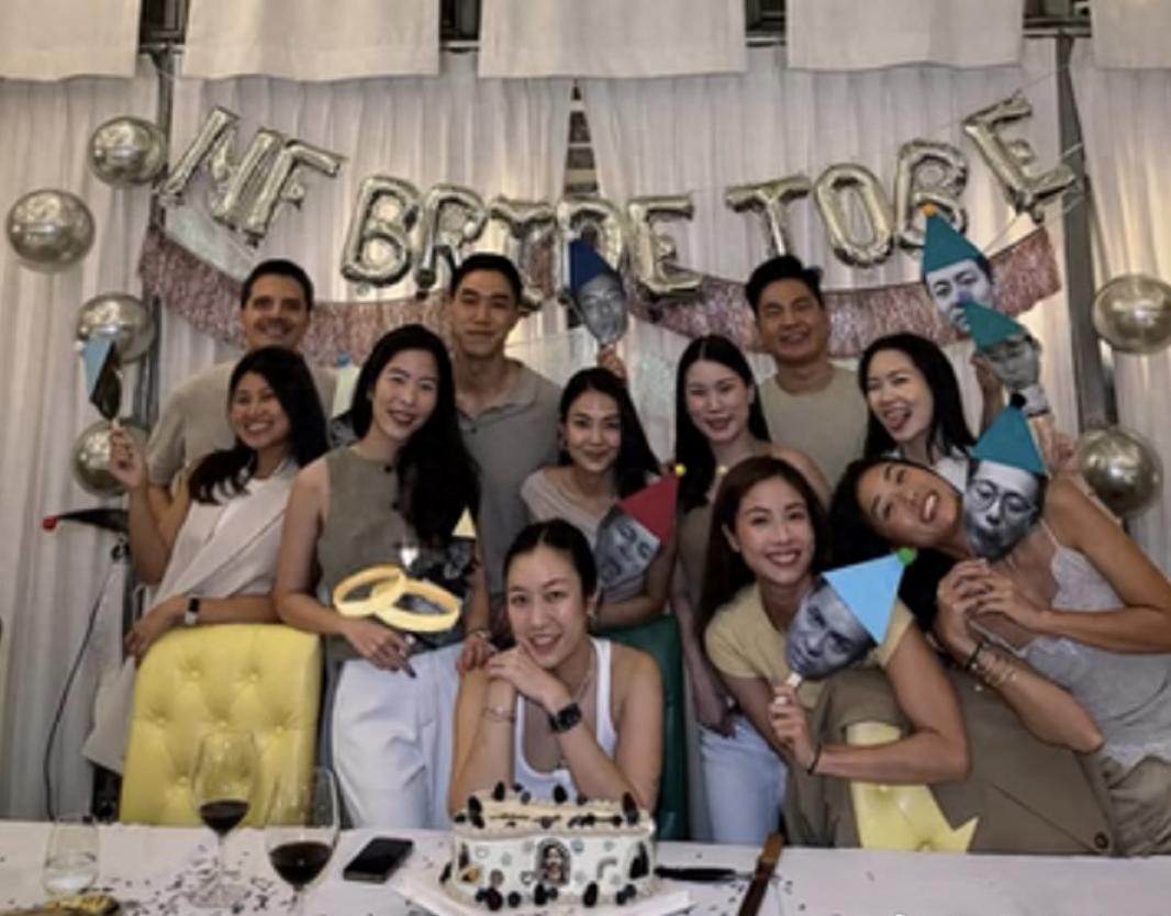 霍震霆小儿媳Namfon成婚，婚后生活低调幸福，住184㎡婚房