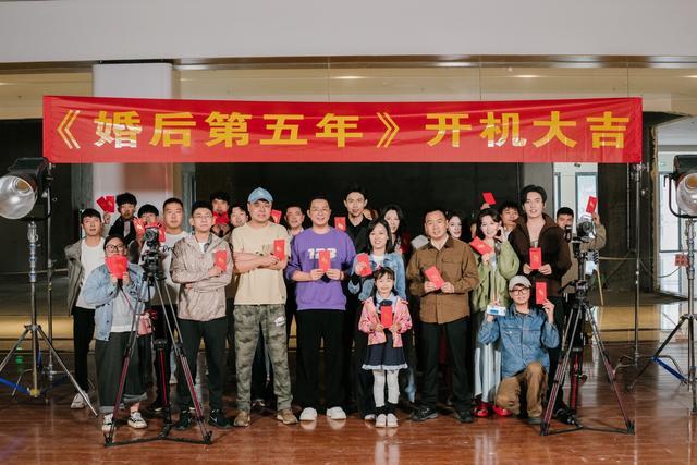 《婚后第五年》热播：蜀锦非遗与女性成长的微短剧新典范