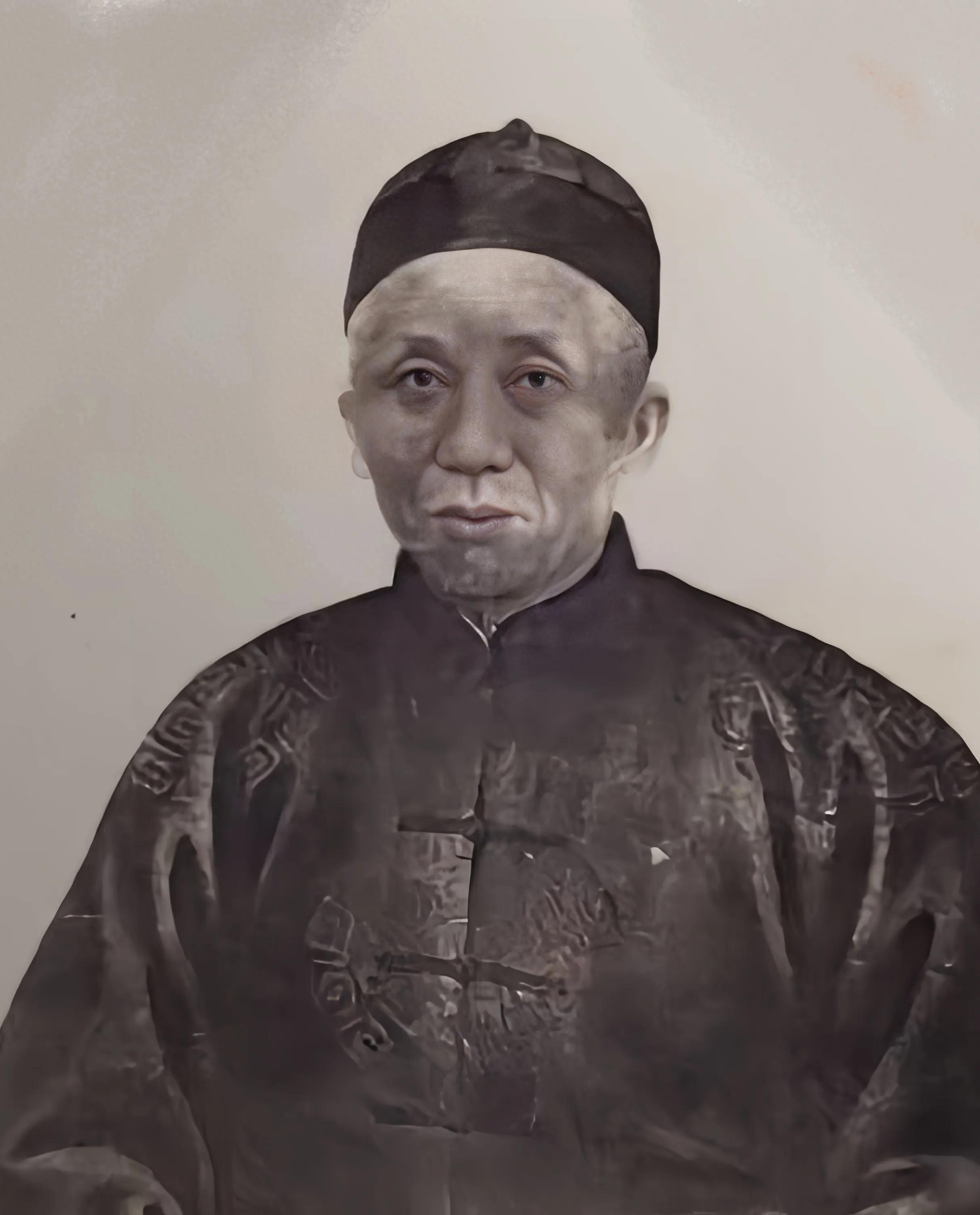 这就是蒋介石亲大哥蒋介卿的真实样貌，人品极差，罕见老照片
