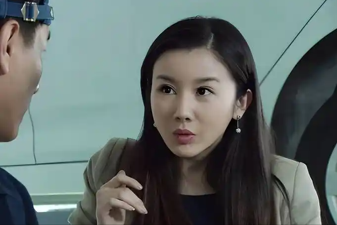 孙菲菲离婚风波揭秘：未婚先孕背后的痛苦与警示