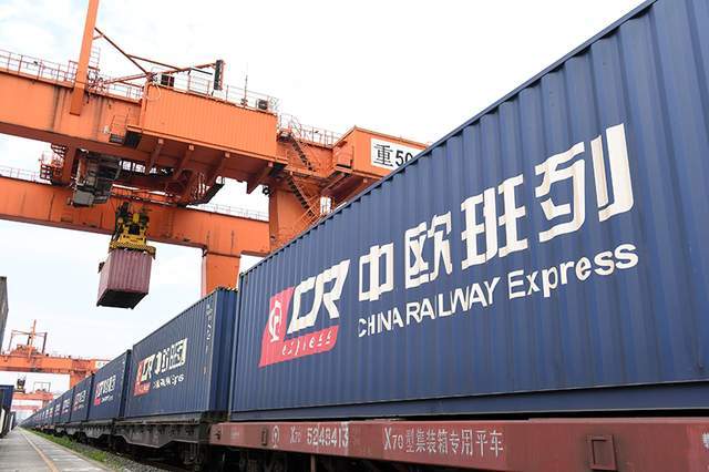 波兰封锁中欧班列反遭中国反制，北极航道成破局关键