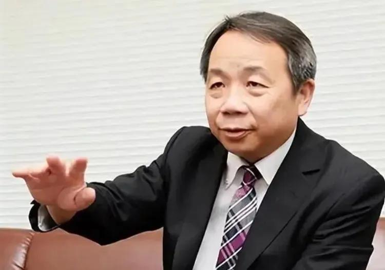 中国反制下石平慌神，公开回应胡锡进与沈逸评价引热议
