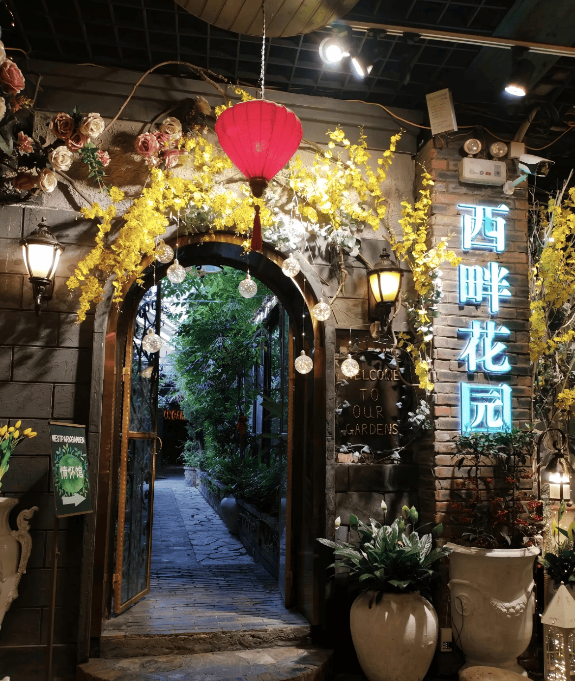 2025湖南餐饮闭店潮：2.2万家餐厅退出，哪些品牌受影响？