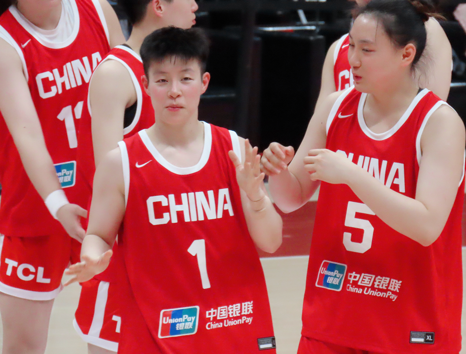 中国女篮21分惨败日本后，宫鲁鸣重用李缘的深意解析