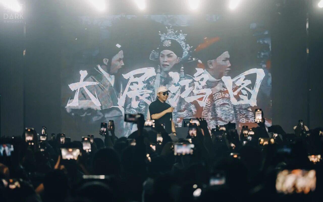 揽佬：从广东打工人到全球现象级说唱歌手的逆袭之路
