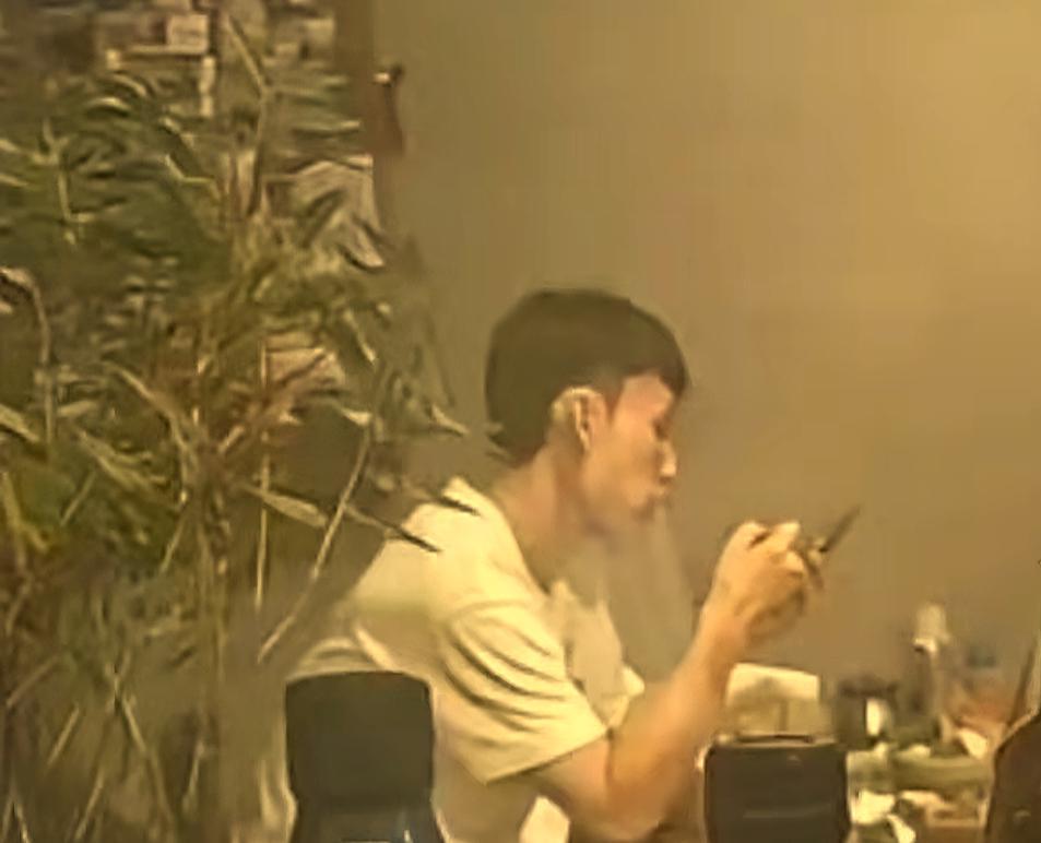 徐杰回应餐吧被偷拍抽烟争议：了解我的人都知道我不抽烟