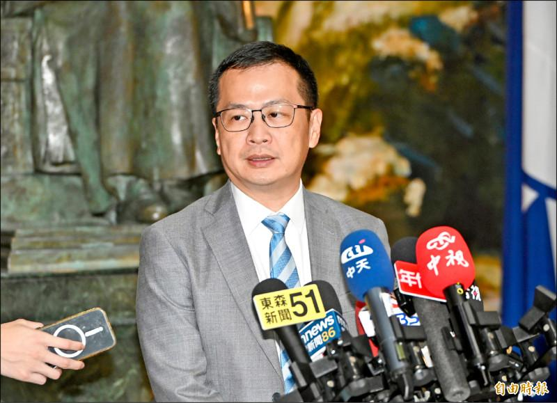 国民党主席选举现假账号攻击，罗智强发声：党内所为应退政坛