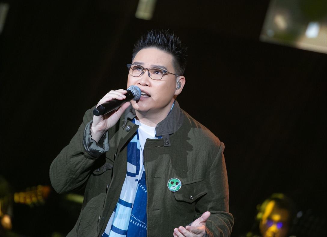 吸毒男星复出开演唱会引争议，道德底线何在？