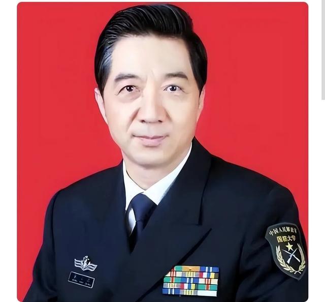 中国最“争议”专家张召忠：央视“胡话”为何火三十年？