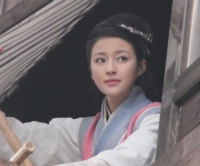翟欣欣与潘金莲：本质差异与时代警示