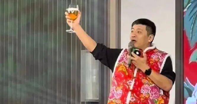 张雪峰‘反思’背后：教育焦虑营销的真相与反思