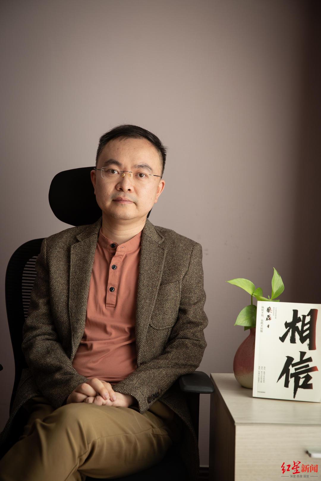 抗冻六年蔡磊现状：丧失语言能力，仍坚持科研办公