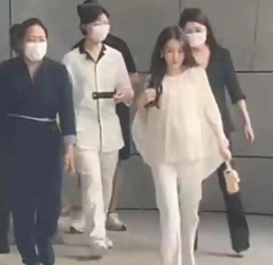 方媛香港圣贝拉月子中心独享179万女王套餐，三胎待遇升级