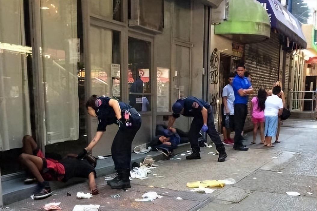 芬太尼危机：比海洛因毒20倍的新型毒品如何摧毁美国社会