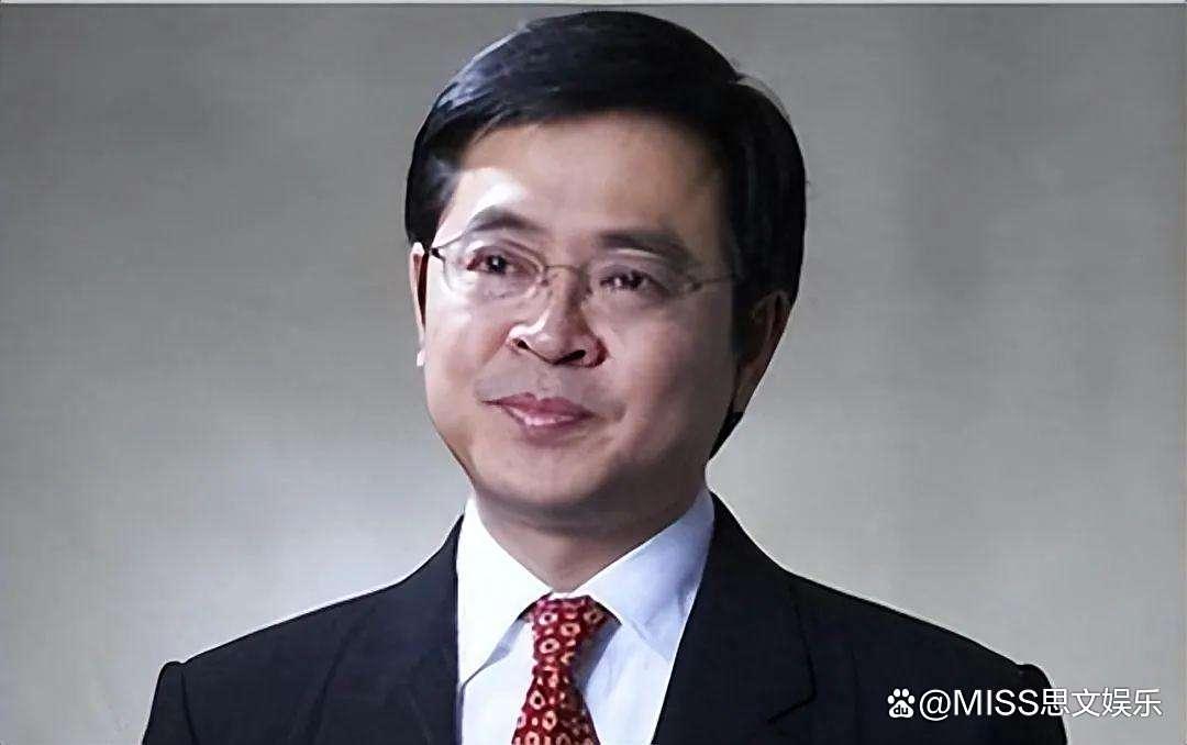 许家印自曝三大靠山：百亿房东李华浮出水面，情感生活引热议