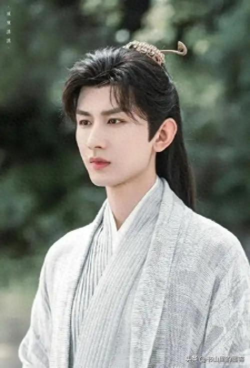 梁婷谈肖战成毅粉丝争端：演技颜值成导火索，饭圈文化何时休？