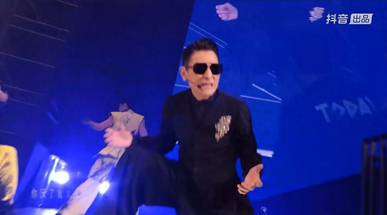 刘德华线上演唱会：赖文慧成焦点，观众人数不及三年前