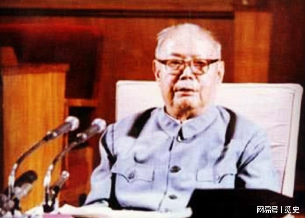 1986年叶剑英逝世，六位前妻追悼会排序难题，聂帅如何化解？