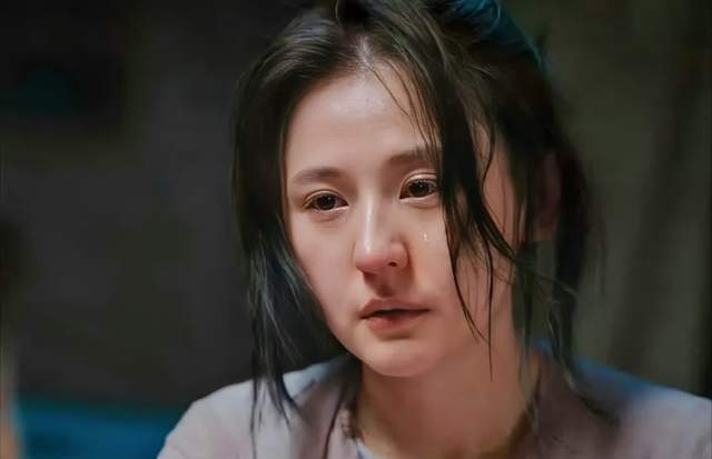 央视新剧《独身女人》热播！唐嫣主演，女二号杨采钰惊艳全场