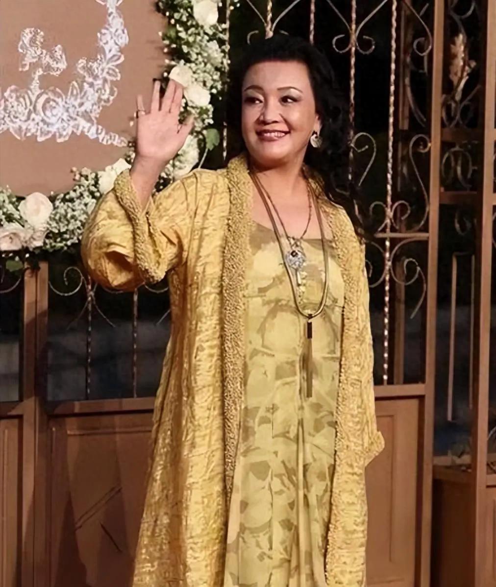 官媒出手没给张兰留一丝体面，马筱梅受牵连,汪小菲担心的事成真