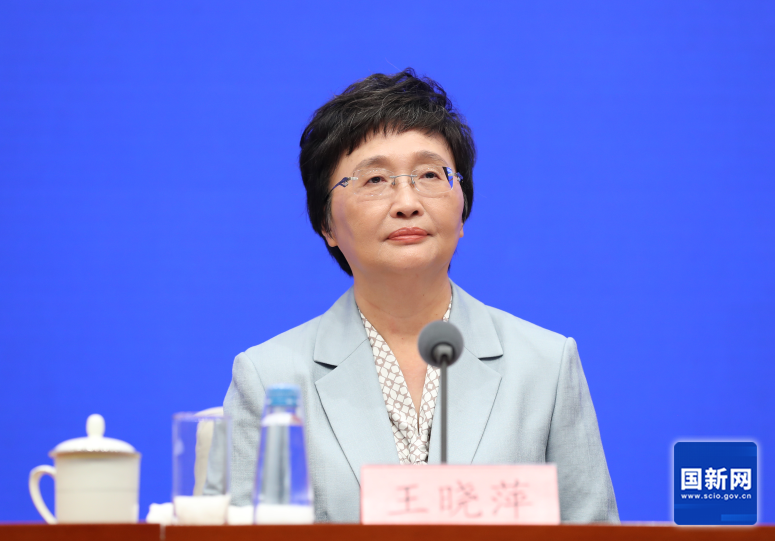 人社部部长王晓萍：14亿人口大国实现充分就业新突破
