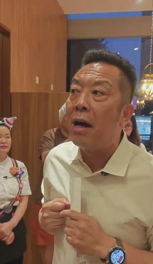 西贝公关翻车：煽情营销为何反遭群嘲？