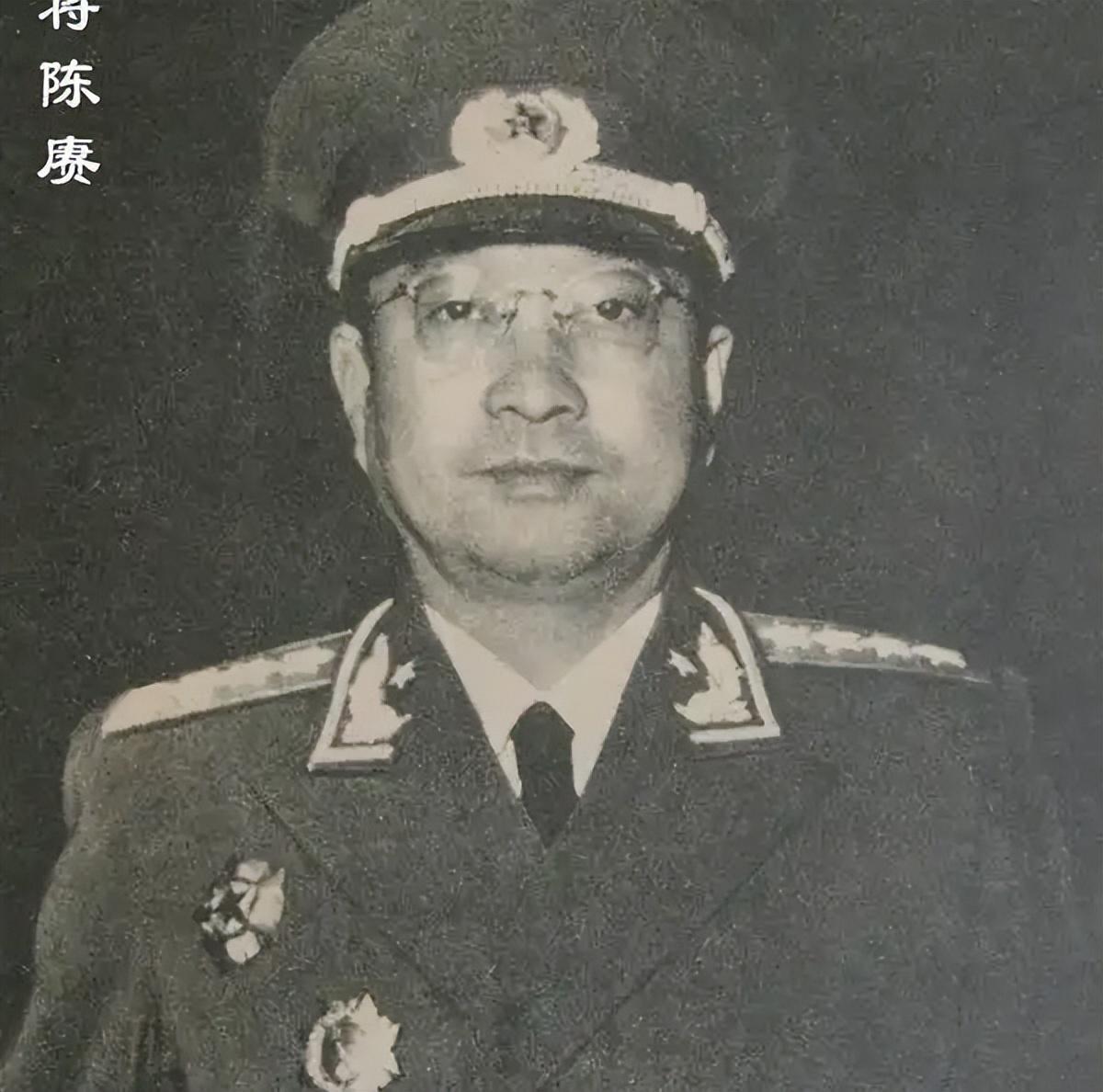 陈赓与战友