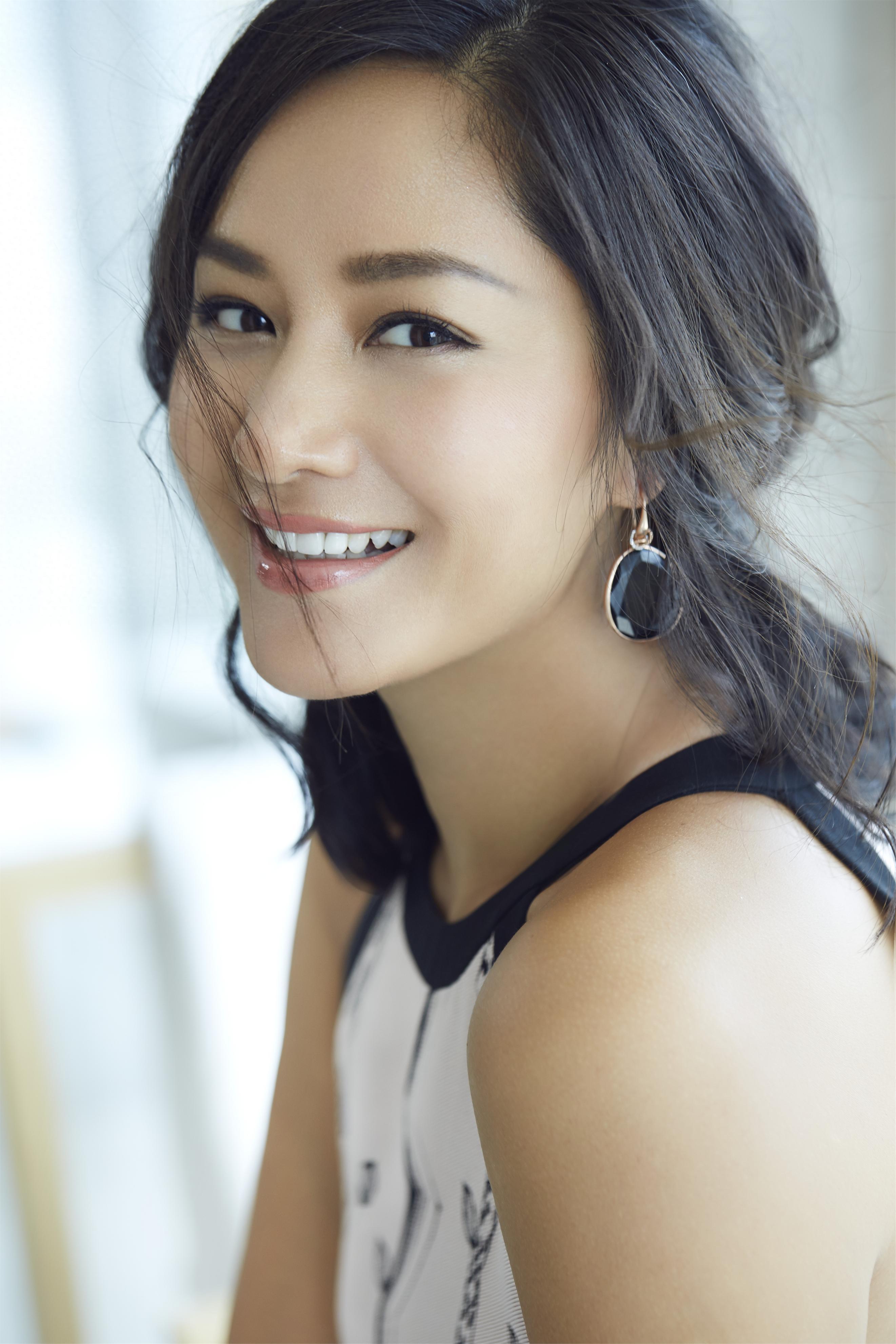 瞿颖没想到，30年被自己拒绝3次的胡兵，如今却给她这么大的回报