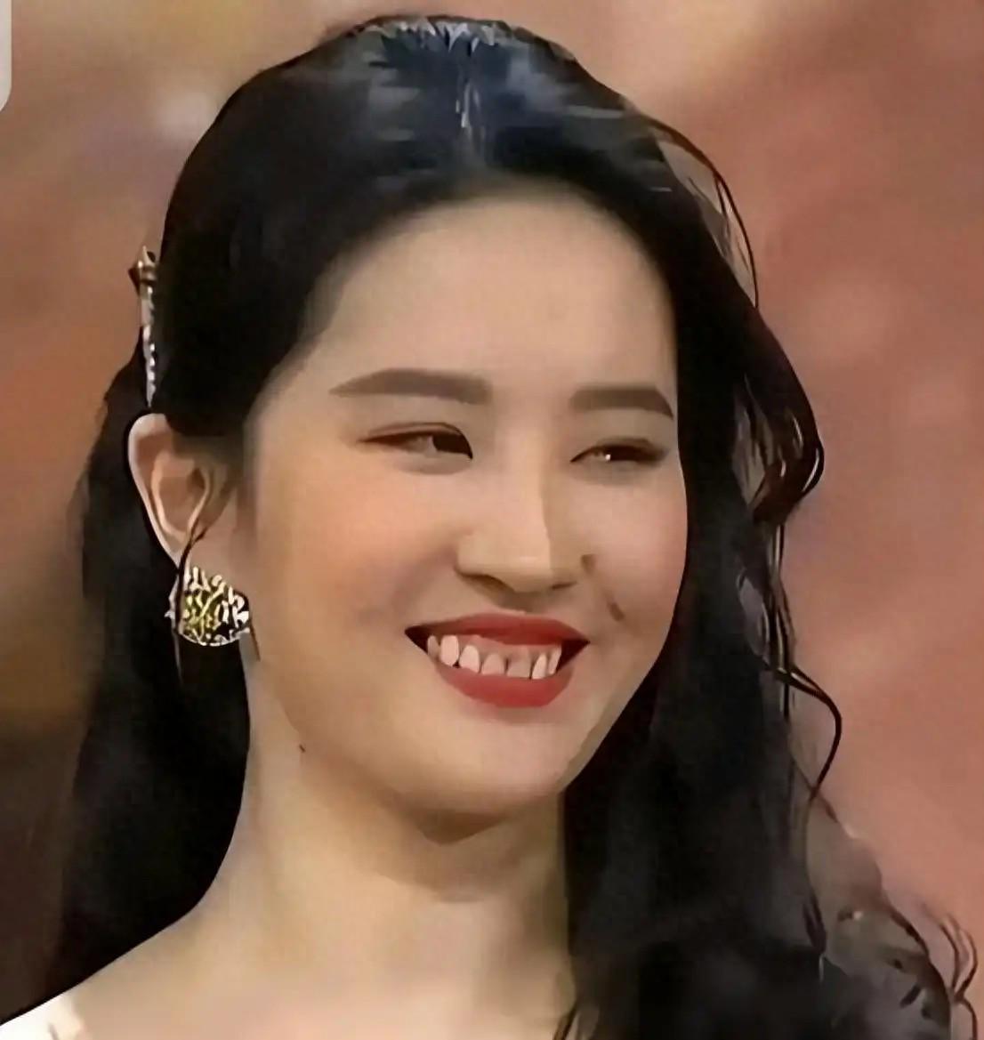 明星无滤镜真面目，王琳腊肉脸，周迅肤色蜡黄，孙俪丑的没眼看