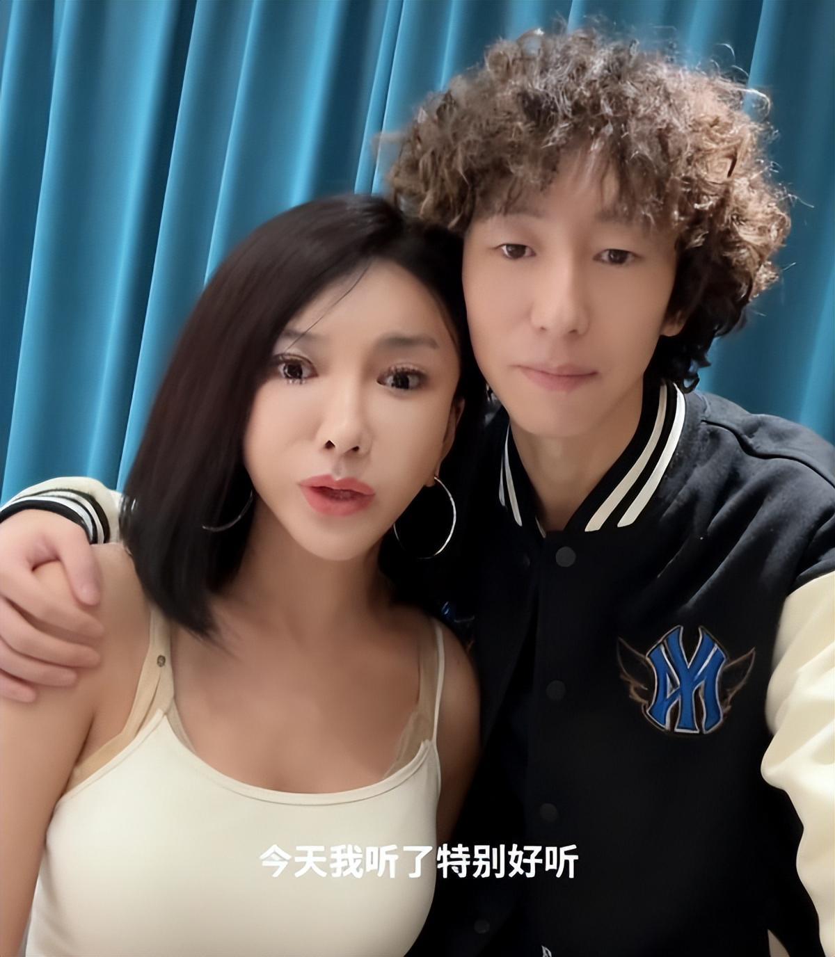 庞麦郎与龚玥菲和好，为龚玥菲写新歌示爱，此前因吃醋拉黑女方