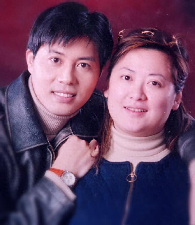 原来他们是夫妻，恩爱27年无绯闻，妻子重病不离弃，现是影协主席