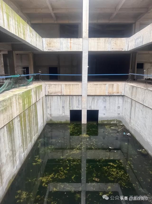 蓝宝石广场周边环境