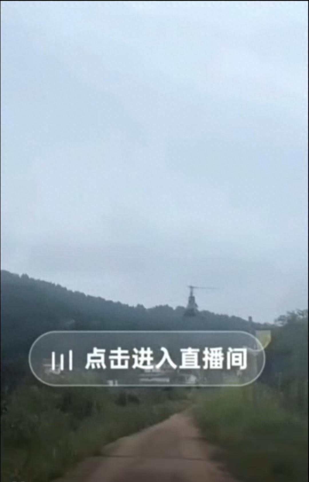 四川55岁网红唐飞机直播坠机身亡：35万购二手机圆飞行梦