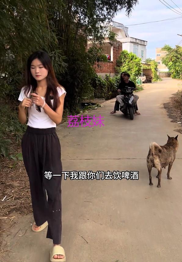 精神小伙带女生吃烧烤引热议：女生怕乱来竟跟去保护