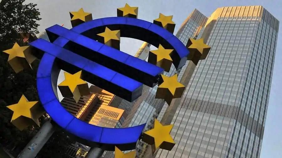 美元、英镑、日元支付份额对比图