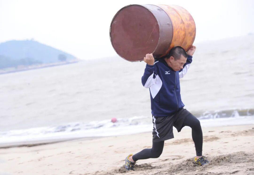 冯仑谈职场代际差异：00后与80、90后真的不同吗？