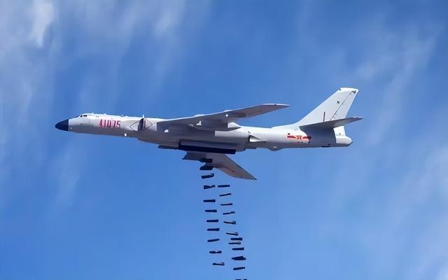 亚洲第一空军实锤：70架预警机、270架轰炸机、1900架战机揭秘