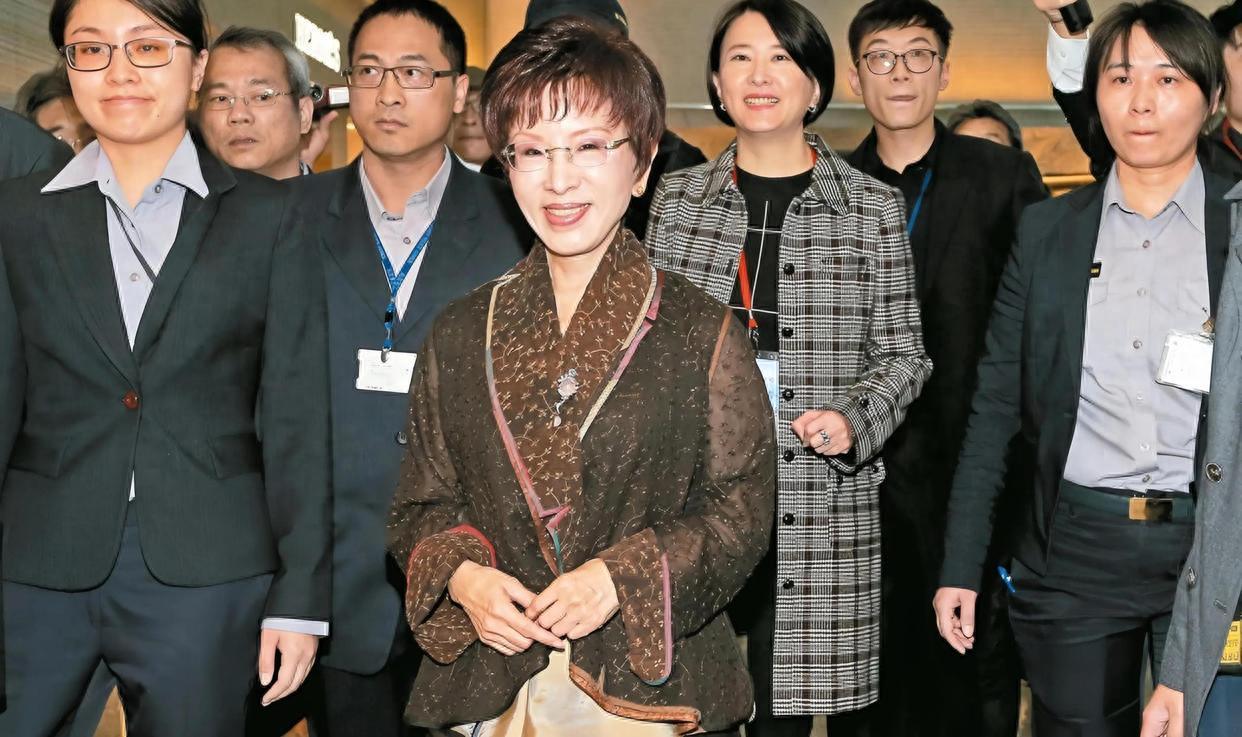 洪秀柱辟谣后郝龙斌改口，郑丽文呼吁台湾人认同中国人身份