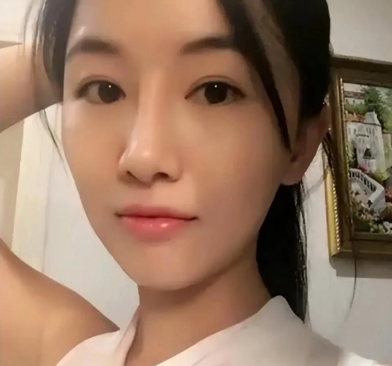 苏享茂送翟欣欣礼物清单曝光：卡地亚竟成最廉价馈赠