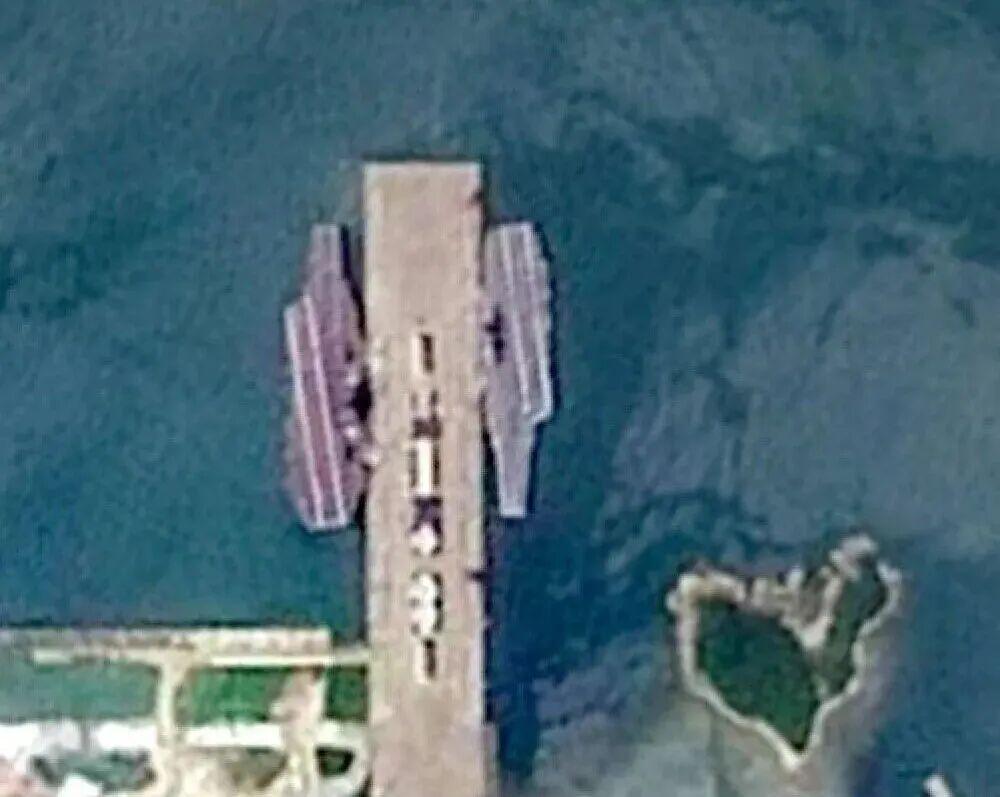 福建舰与山东舰历史性同框，中国双航母时代来临