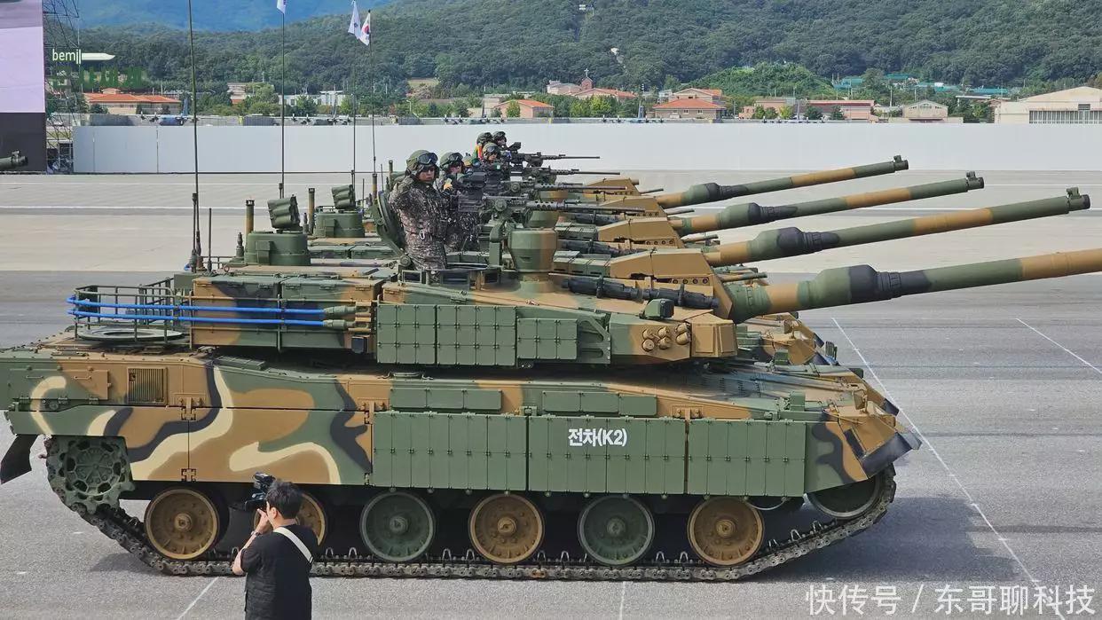 韩国十年最大阅兵：高端装备背后的战略焦虑与技术困境