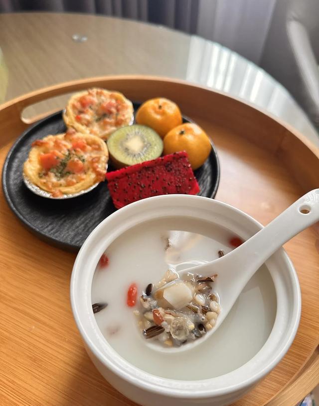 广州女子4万月子餐引热议：高端月子中心是智商税吗？