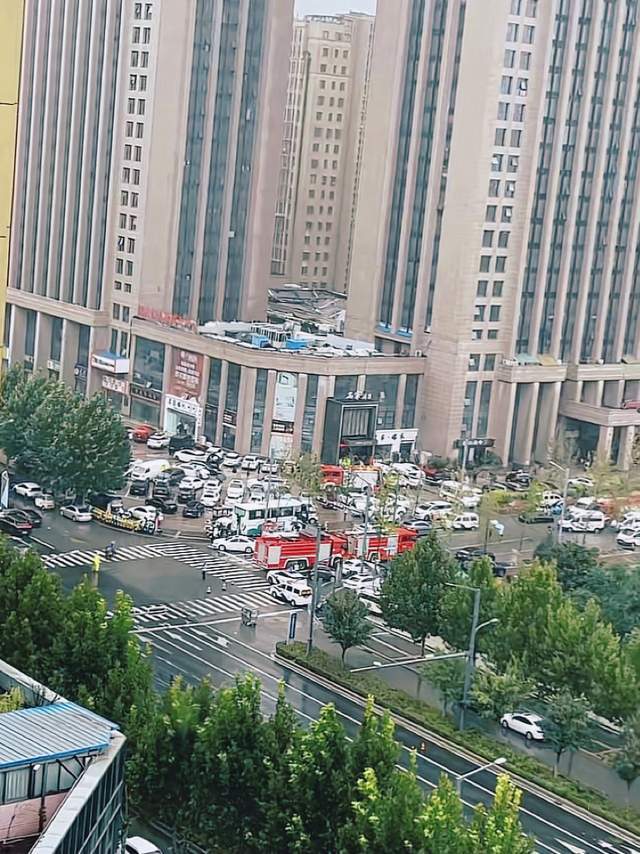 江苏连云港酒店坍塌事故：婚宴现场新娘逃生，伤亡详情公布