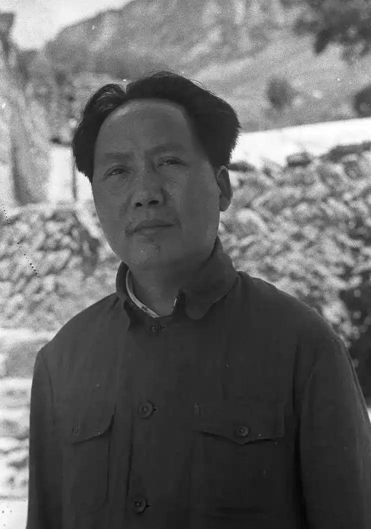 我军唯一顶级军事天才：毛主席的经典战役与战略智慧