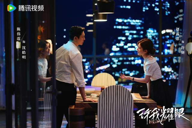 《许我耀眼》零宣发逆袭成爆款，背后隐忧引发行业热议