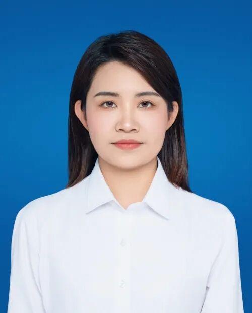 1988年出生省委委员黄娜履新东乡区委常委